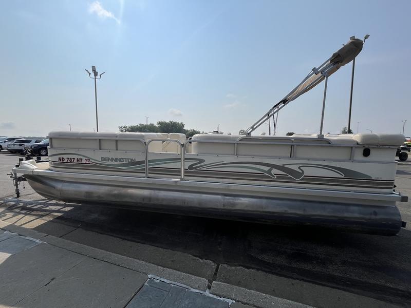 1999 BENNINGTON 2280RL BOATS