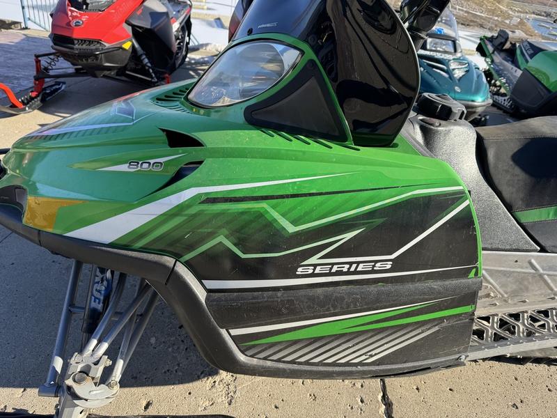 2010 ARCTIC CAT M8000 SNOWMOBILES