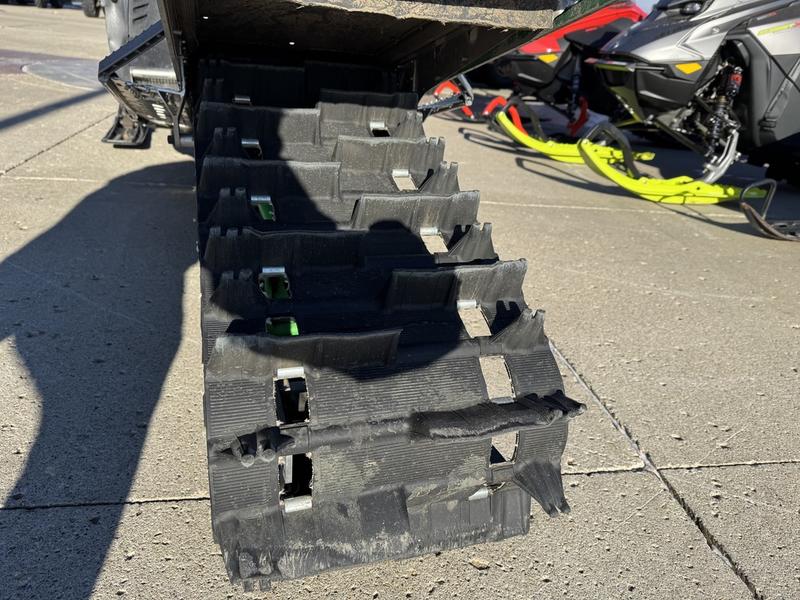 2010 ARCTIC CAT M8000 SNOWMOBILES