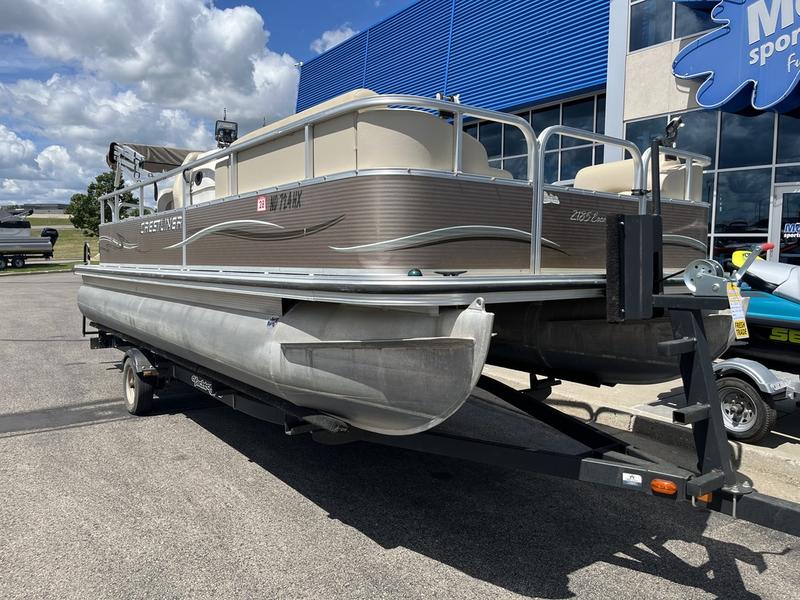 2010 CRESTLINER 2185 ESCAPE BOATS