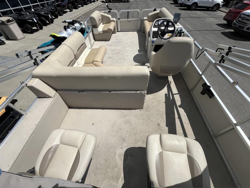 2010 CRESTLINER 2185 ESCAPE BOATS