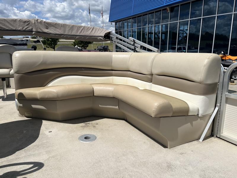 2010 CRESTLINER 2185 ESCAPE BOATS
