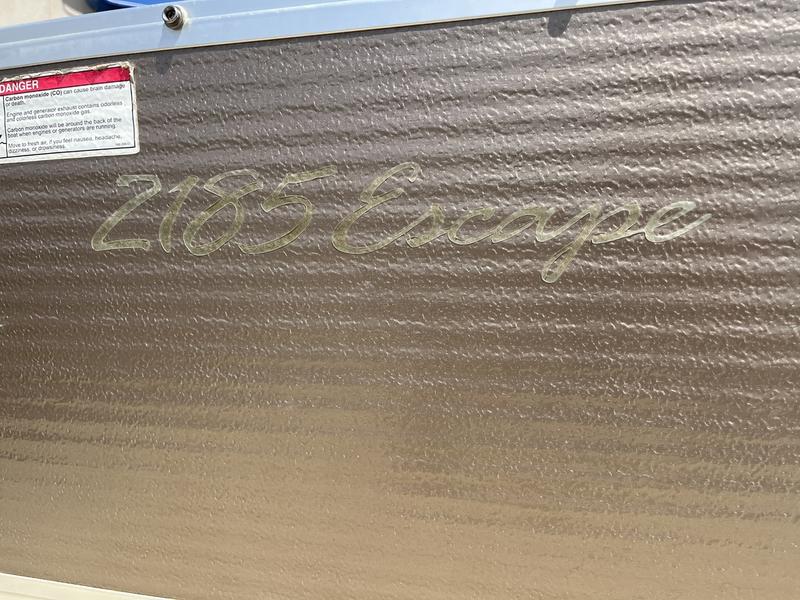 2010 CRESTLINER 2185 ESCAPE BOATS