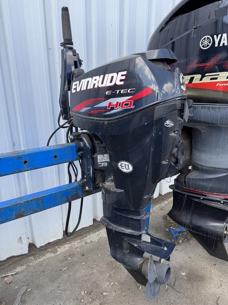 2010 EVINRUDE 15 TILLER ENGINES