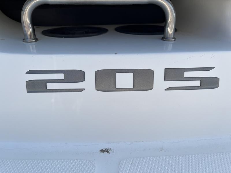 2011 SEA RAY SPORT 205 BOATS