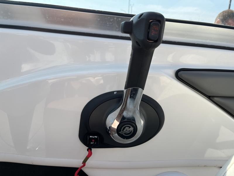 2011 SEA RAY SPORT 205 BOATS