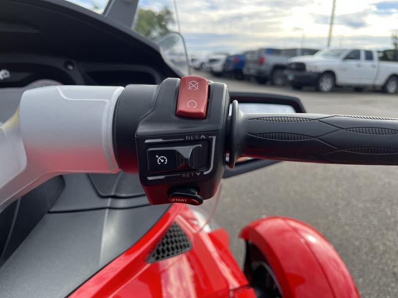 2012 CAN-AM Spyder RT S MOTORCYCLE / SCOOTER