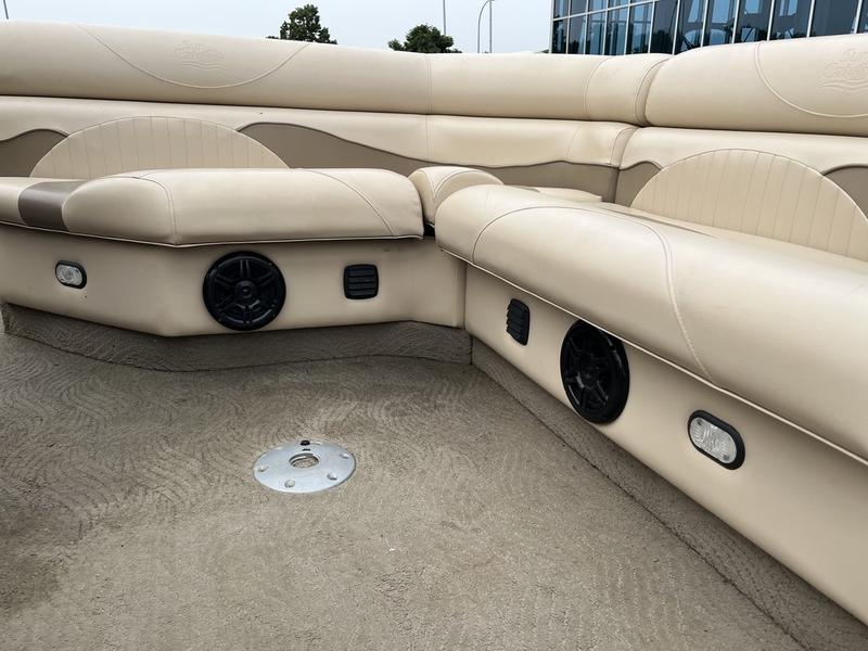 2012 SUN CATCHER LX322XS BOATS