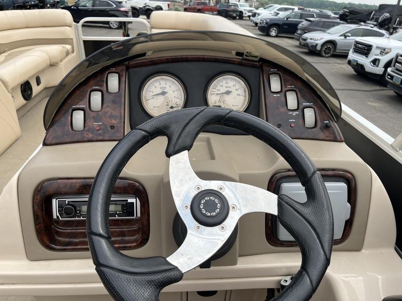 2012 SUN CATCHER LX322XS BOATS