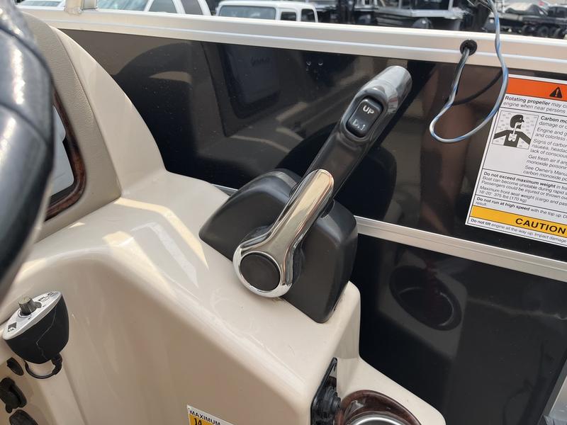 2012 SUN CATCHER LX322XS BOATS