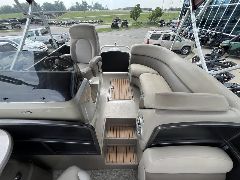 2013 Premier 260 Grand View BOATS