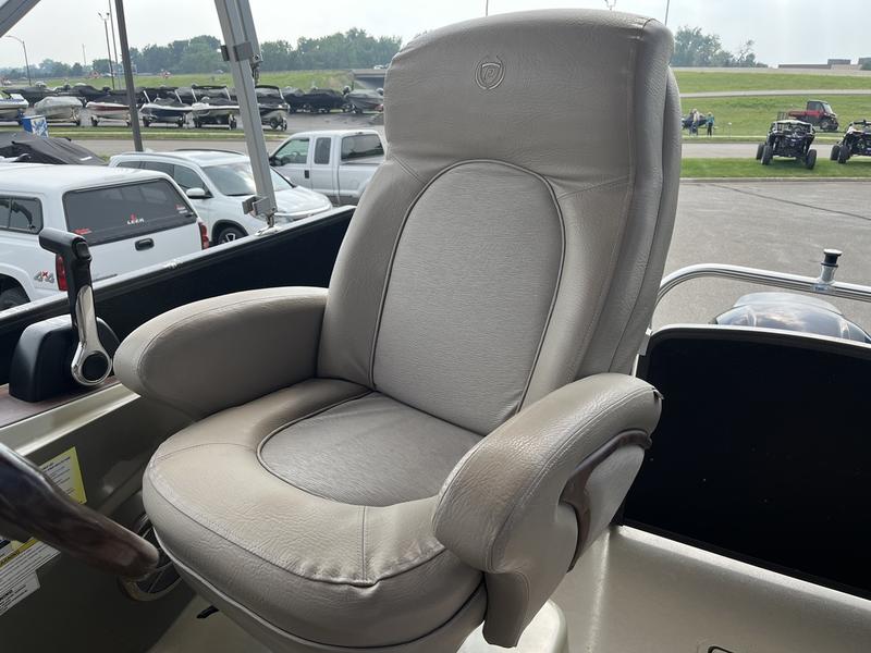 2013 Premier 260 Grand View BOATS