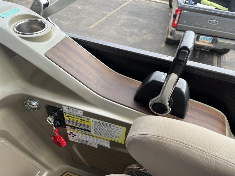 2013 Premier 260 Grand View BOATS
