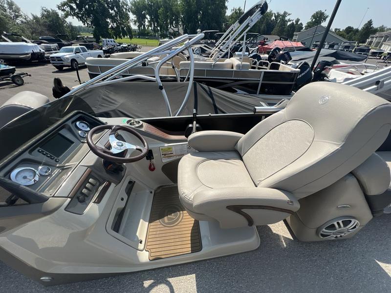 2013 PREMIER 275 RF Intrigue BOATS