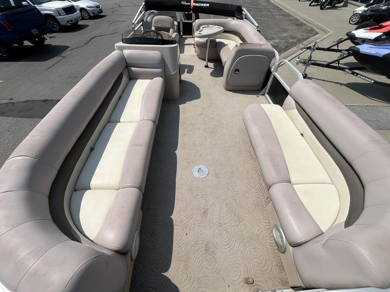 2014 SUN TRACKER Party Barge 24 DLX BOATS