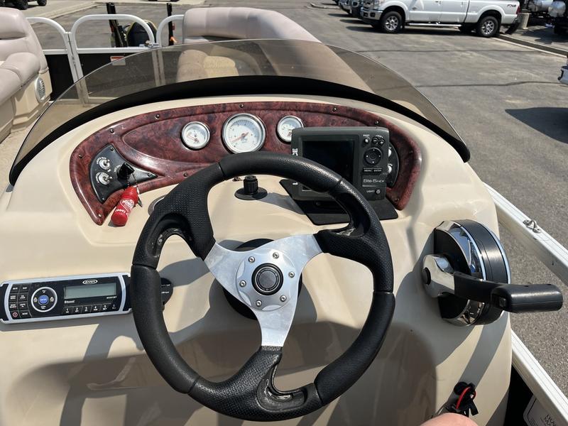 2014 SUN TRACKER Party Barge 24 DLX BOATS