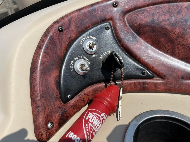 2014 SUN TRACKER Party Barge 24 DLX BOATS