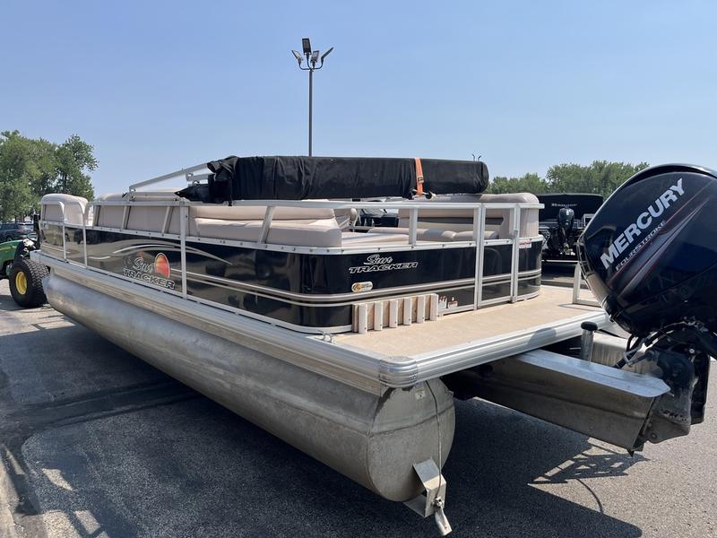 2014 SUN TRACKER Party Barge 24 DLX BOATS