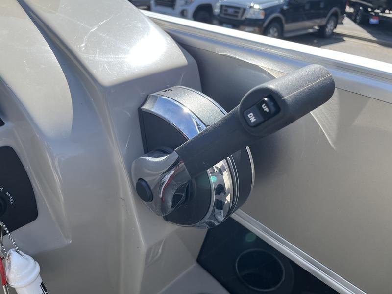 2018 SOUTH BAY 220CR BOATS