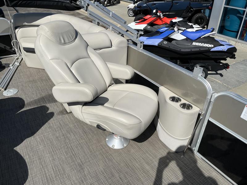 2018 SOUTH BAY 220CR BOATS