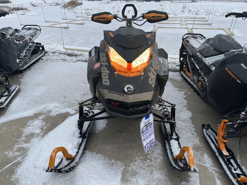 2020 SKI-DOO Summit X with Expert Package 165 850 E-TEC PowderMax X-Light 3.0 SNOWMOBILES