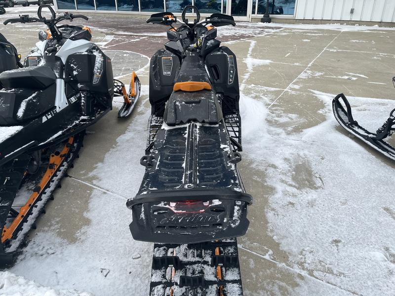 2020 SKI-DOO Summit X with Expert Package 165 850 E-TEC PowderMax X-Light 3.0 SNOWMOBILES