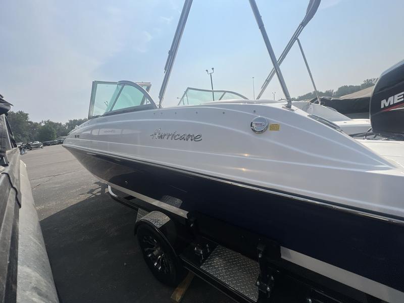 2022 HURRICANE SunDeck 187 OB BOATS
