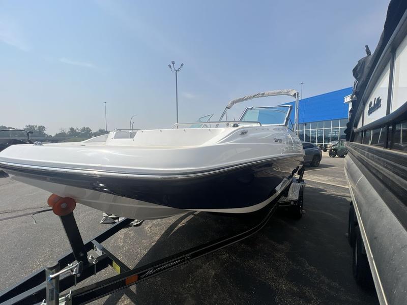 2022 HURRICANE SunDeck 187 OB BOATS