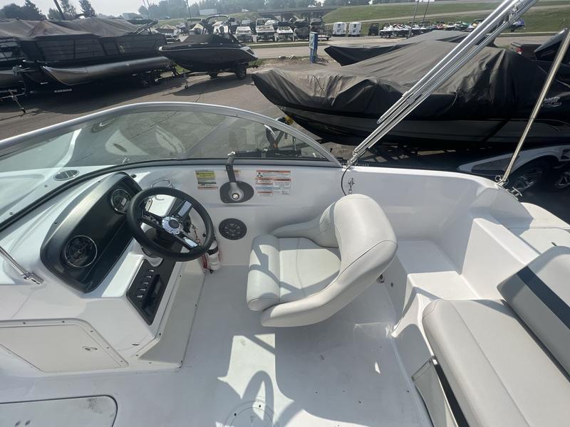 2022 HURRICANE SunDeck 187 OB BOATS