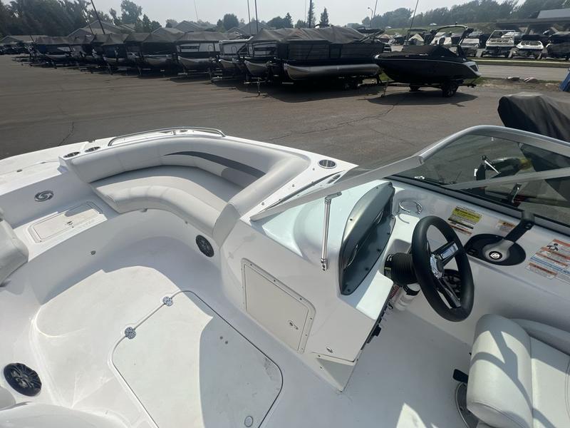 2022 HURRICANE SunDeck 187 OB BOATS
