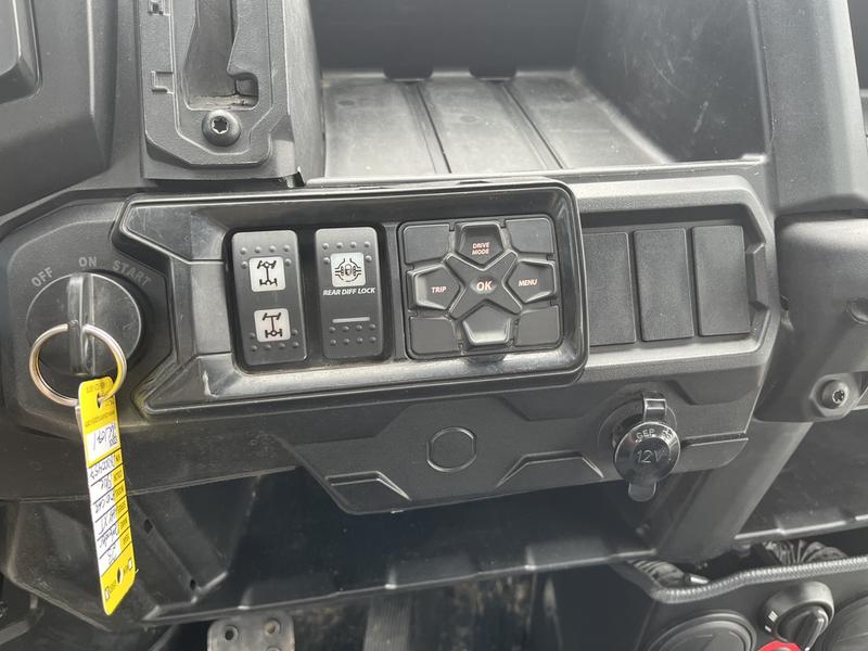2023 CAN-AM Defender MAX XT HD10 UTV