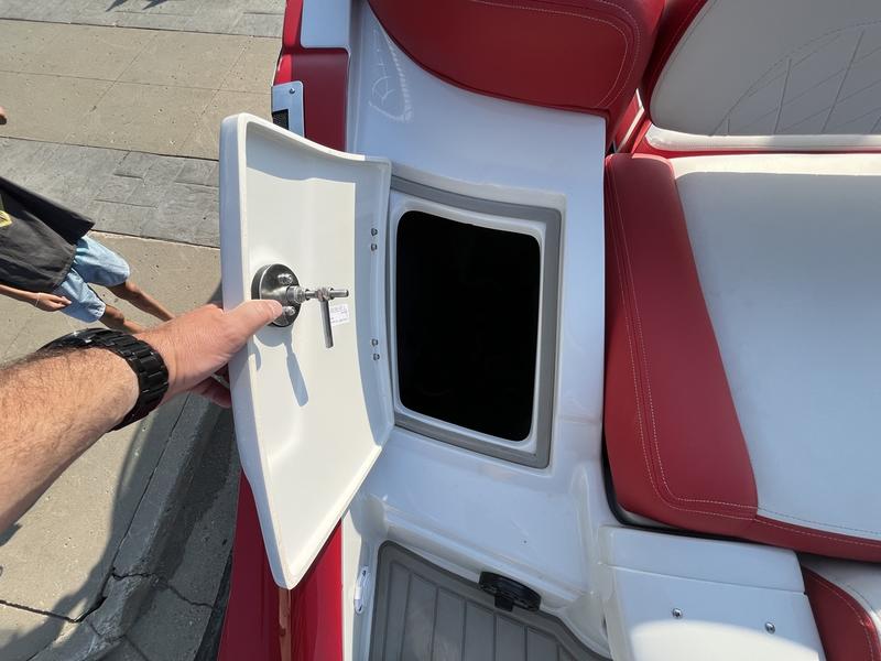 2023 CROWNLINE 280 SS Surf BOATS