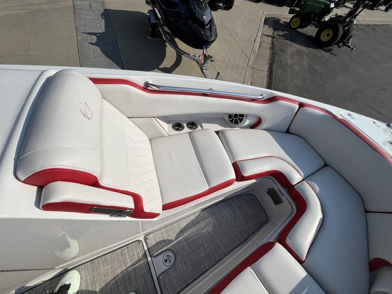 2023 CROWNLINE 280 SS Surf BOATS