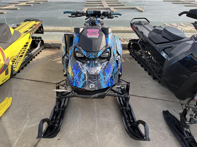 2023 SKI-DOO Summit X with Expert Package 154 850 E-TEC Turbo R PowderMax X-Light 3.0 SNOWMOBILES