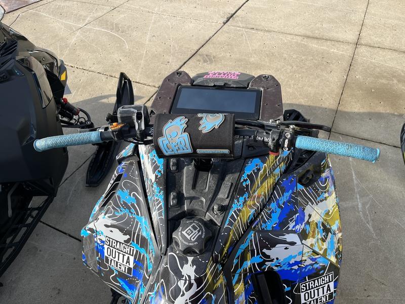 2023 SKI-DOO Summit X with Expert Package 154 850 E-TEC Turbo R PowderMax X-Light 3.0 SNOWMOBILES