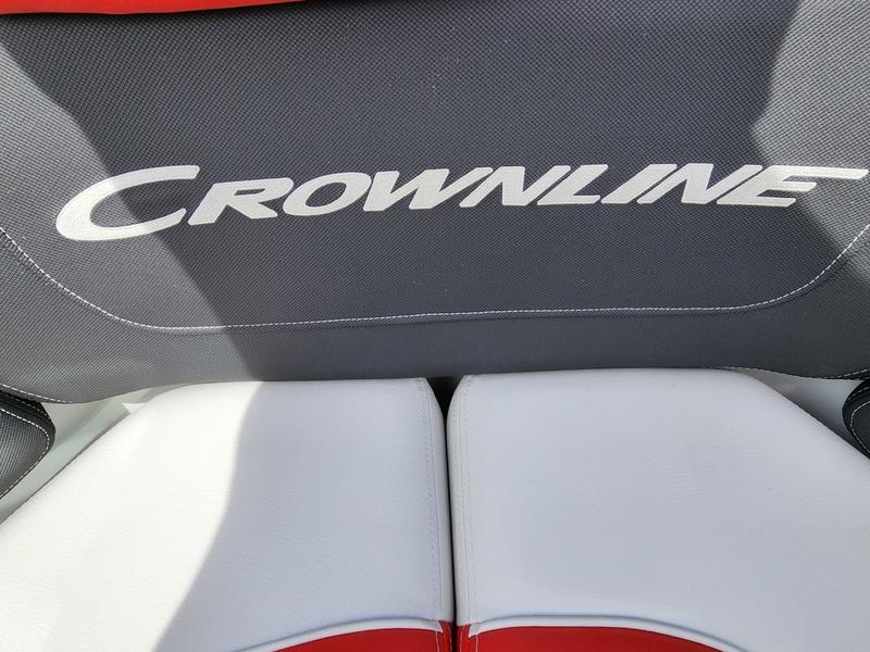 2024 CROWNLINE 220 SS SURF BOATS