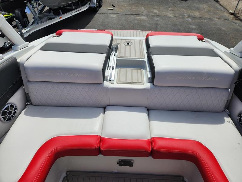 2024 CROWNLINE 220 SS SURF BOATS