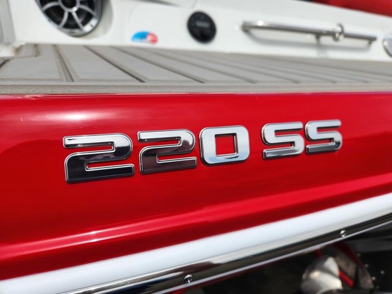 2024 CROWNLINE 220 SS SURF BOATS