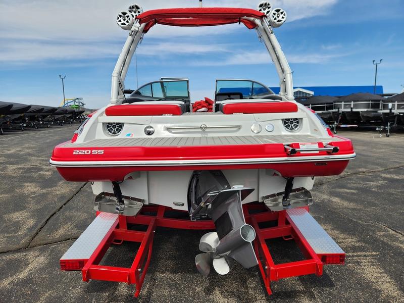 2024 CROWNLINE 220 SS SURF BOATS