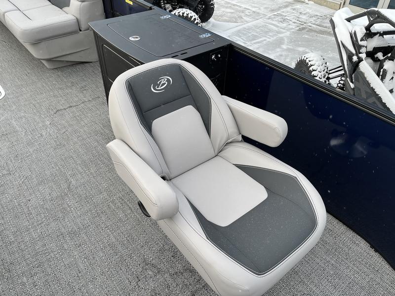 2025 BARLETTA Aria Point Fish A24F BOATS