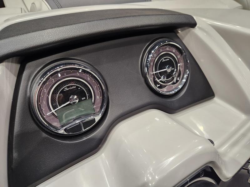 2025 BARLETTA Cabrio 24UC BOATS