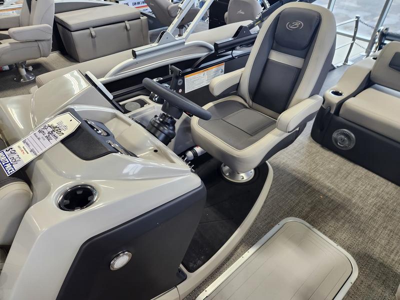 2025 BARLETTA Cabrio 24UC BOATS