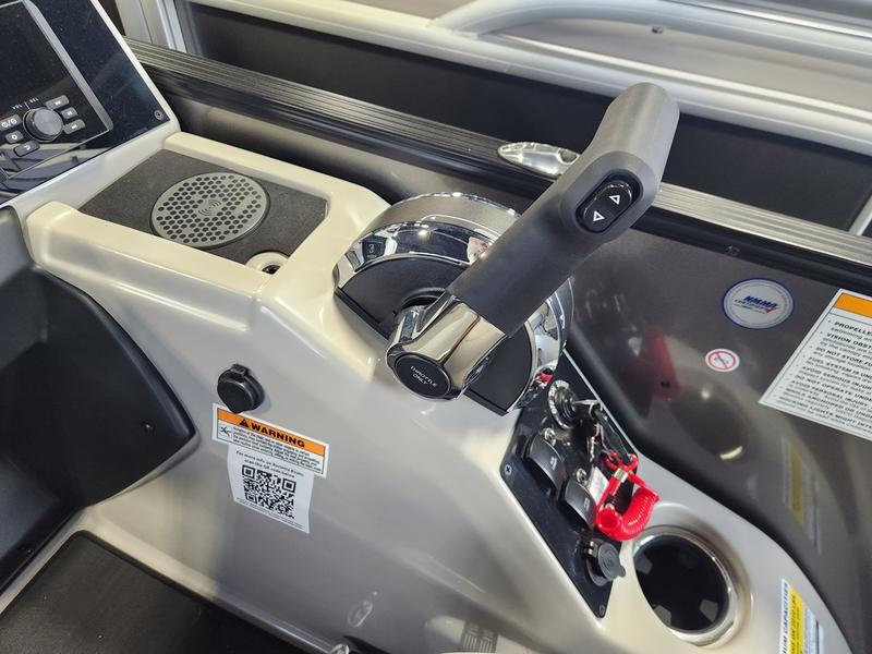 2025 BARLETTA Cabrio 24UC BOATS