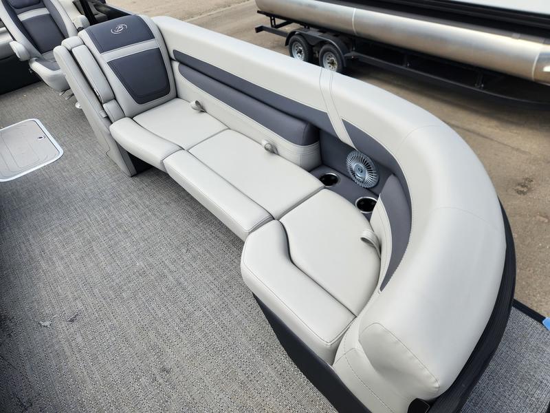 2025 BARLETTA CABRIO 24UC BOATS