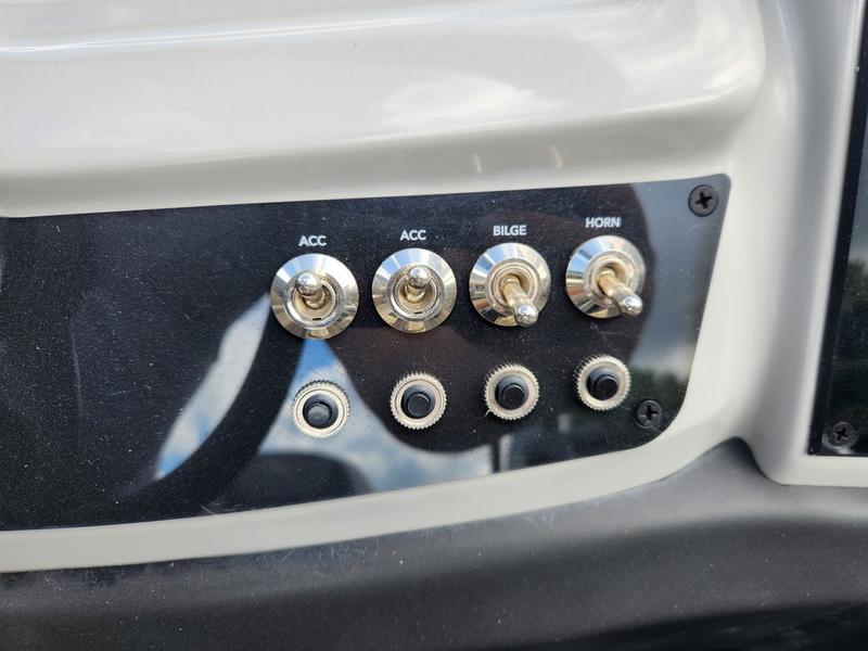 2025 BARLETTA CABRIO 24UC BOATS