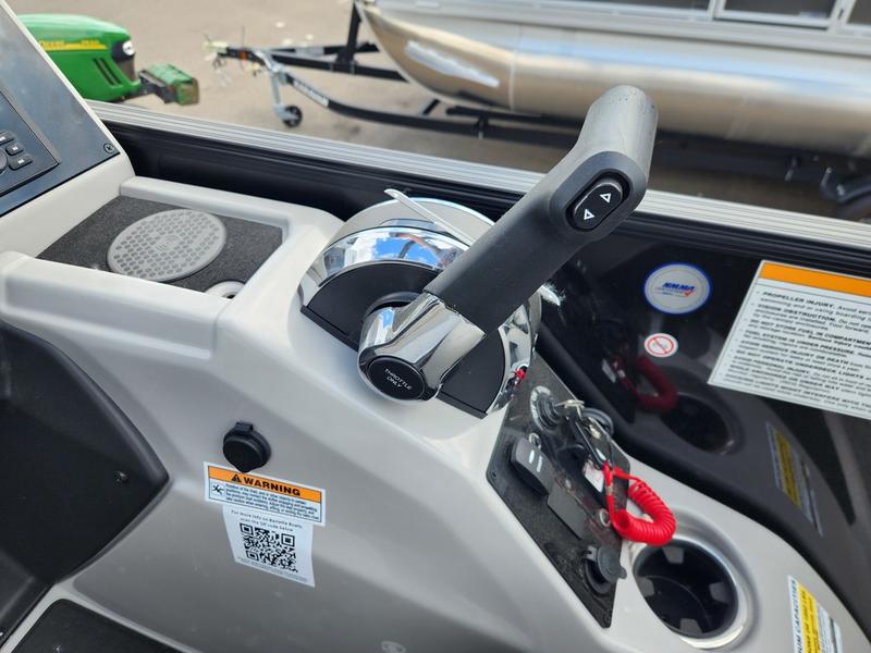 2025 BARLETTA CABRIO 24UC BOATS