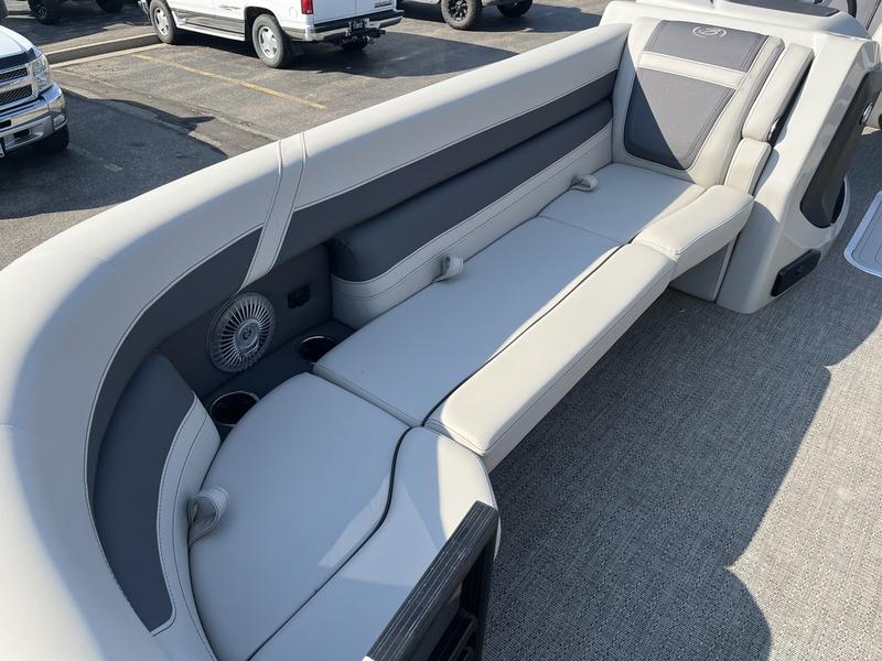 2025 BARLETTA Cabrio 24UC BOATS