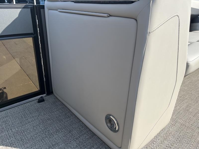 2025 BARLETTA Cabrio 24UC BOATS