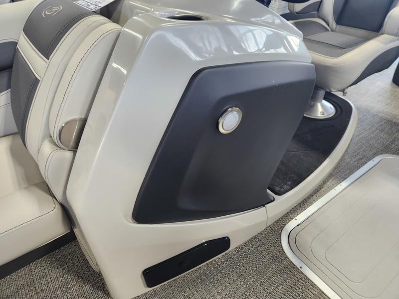 2025 BARLETTA Cabrio 24UC BOATS