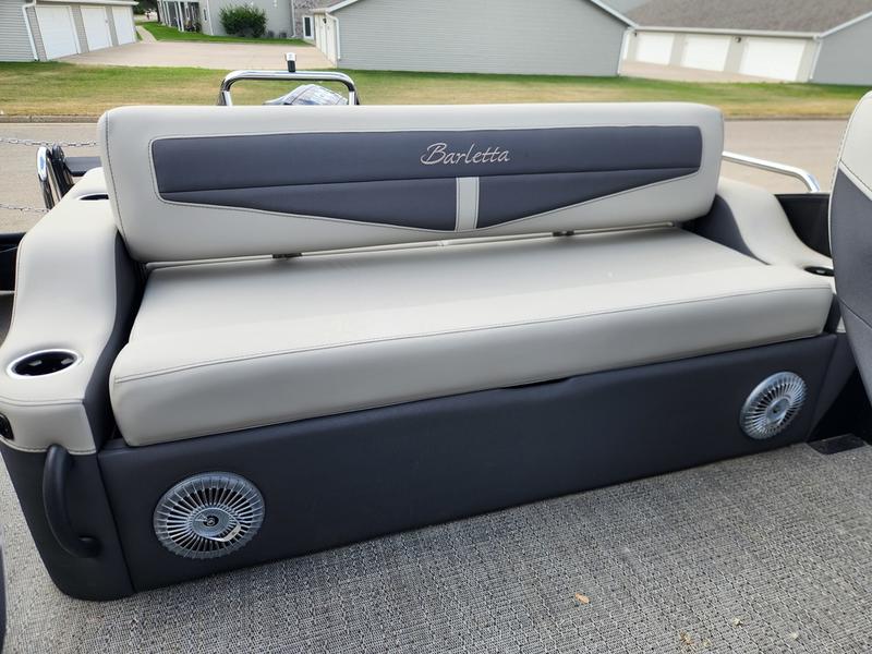 2025 BARLETTA CABRIO 24UC BOATS